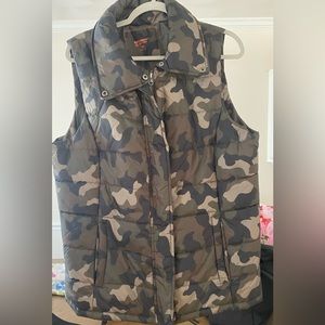 Camo puffer vest